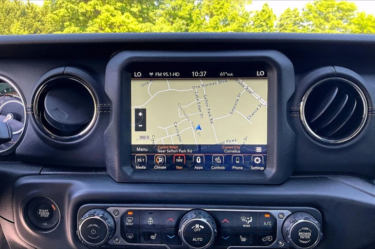 Used 2021 Silver Jeep Sahara High Altitude image 13