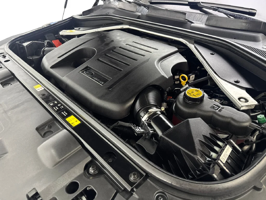 Used 2023 Black Land Rover SE image 74