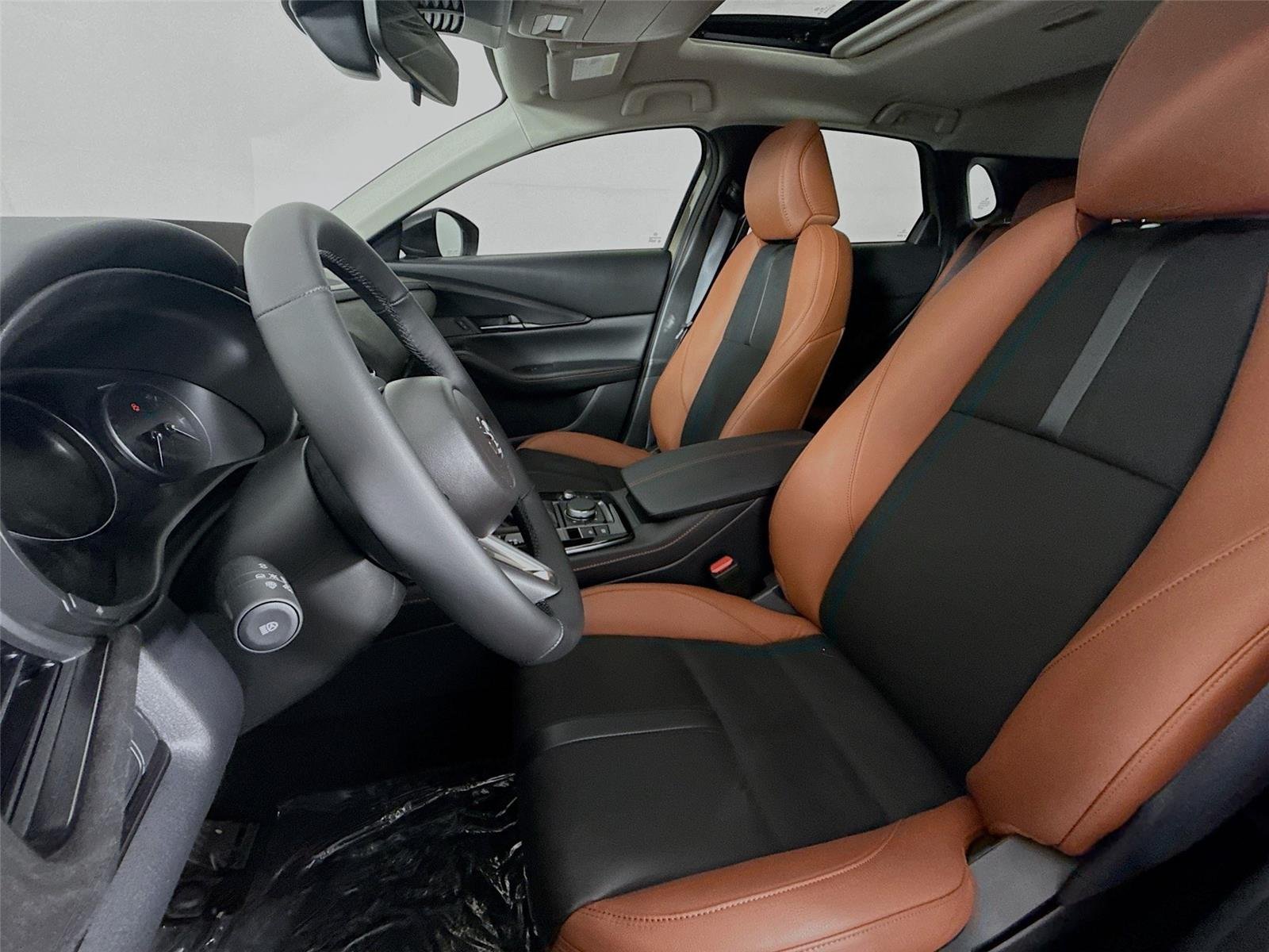 2025 Mazda CX-30 Carbon Turbo - Photo 16
