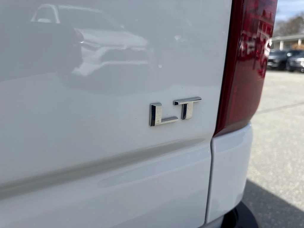 Used 2025 White Chevrolet LT - 5.3 V8 image 31