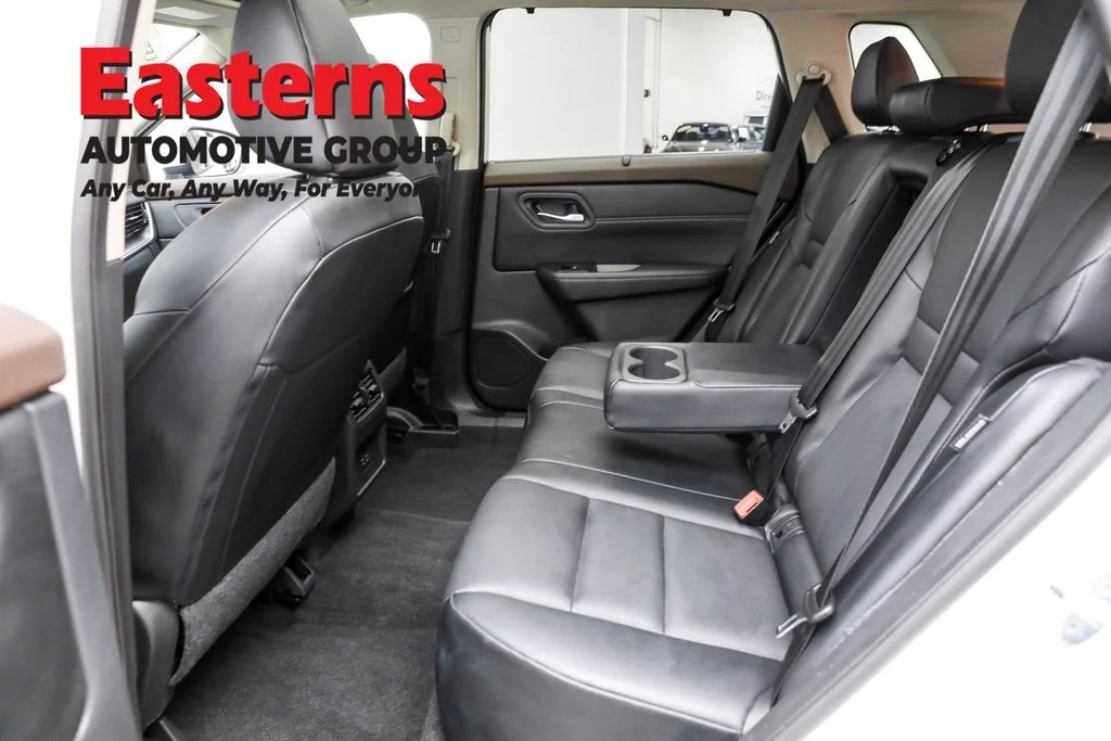 Used 2023 White Nissan SV image 23