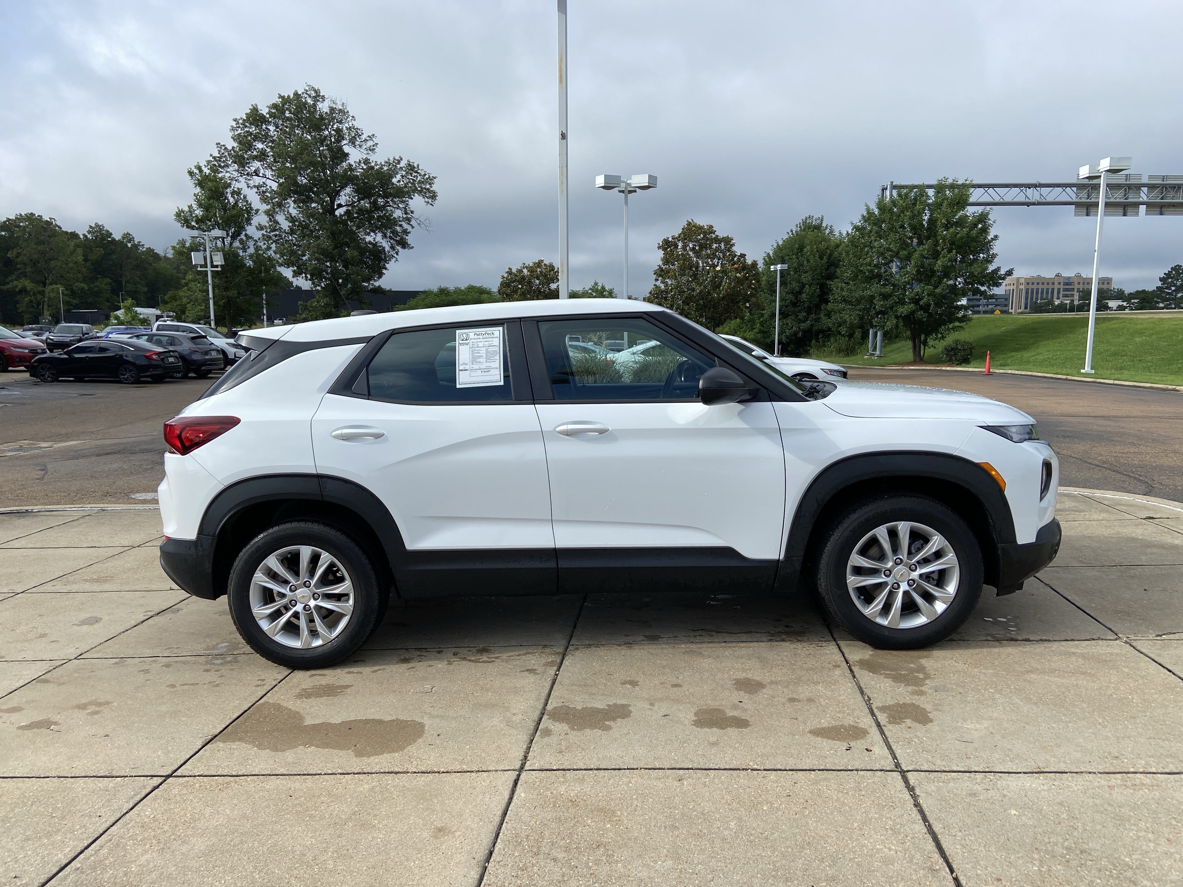 Used 2021 Summit White Chevrolet LS image 13