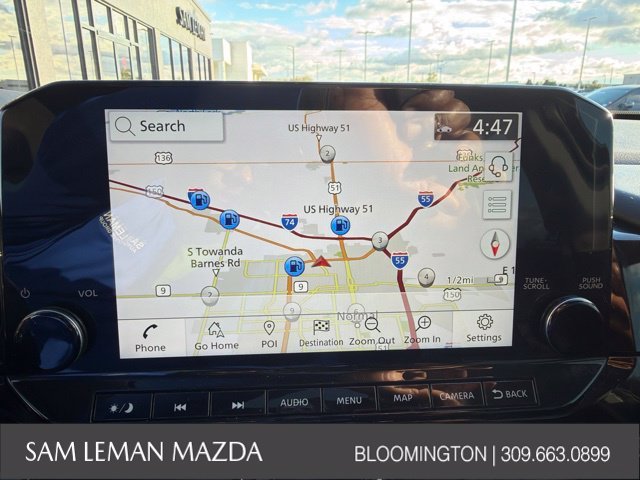 Used 2022 White Nissan SL image 7