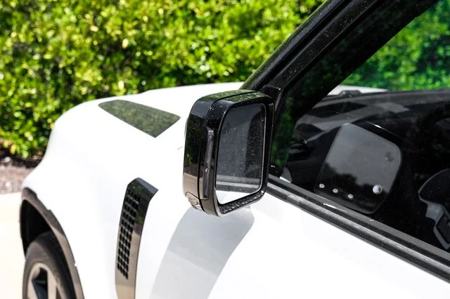 New 2026 White Land Rover X-Dynamic SE image 51