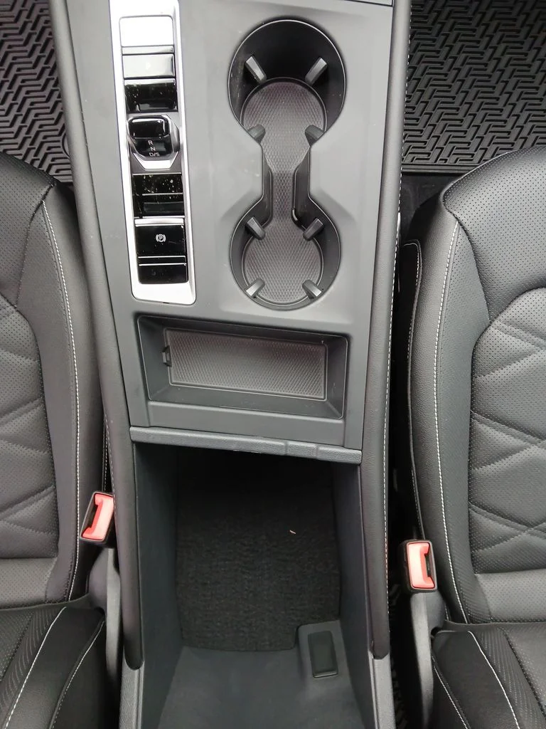 New 2026 Black Volkswagen 2.0T SE image 24