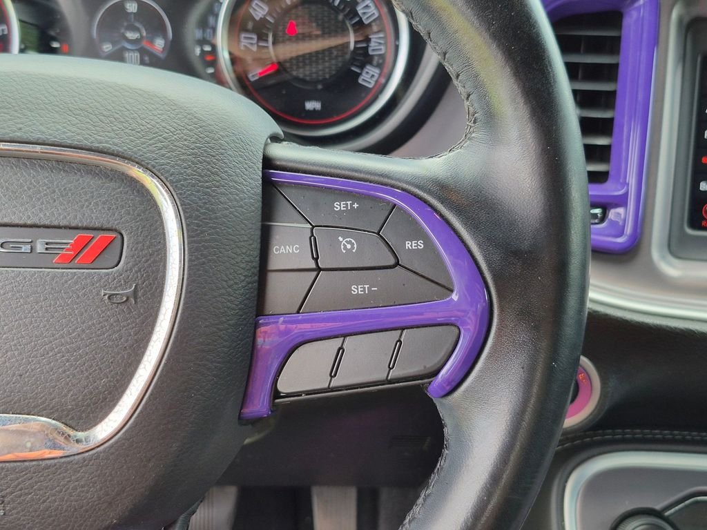 Used 2019 Black Dodge SXT image 19