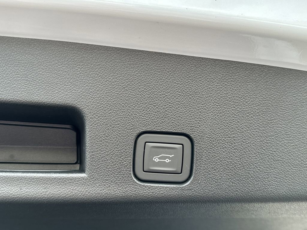 2026 GMC Acadia Denali - Photo 35