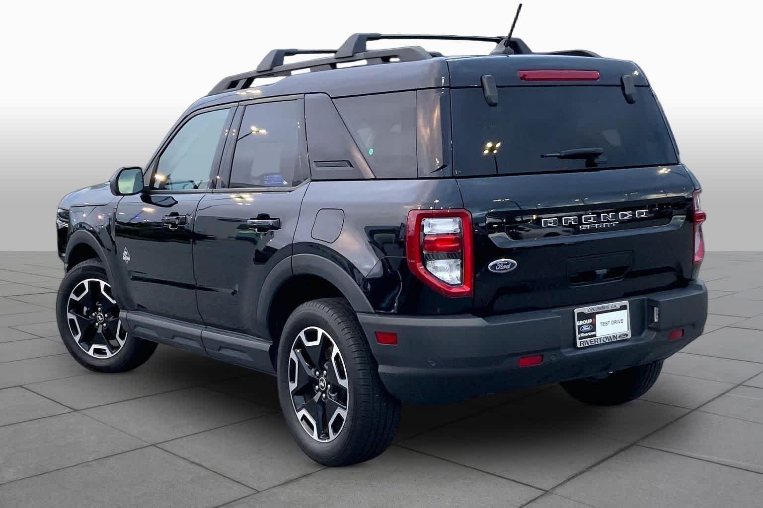 Used 2023 Shadow Black Ford Outer Banks image 11