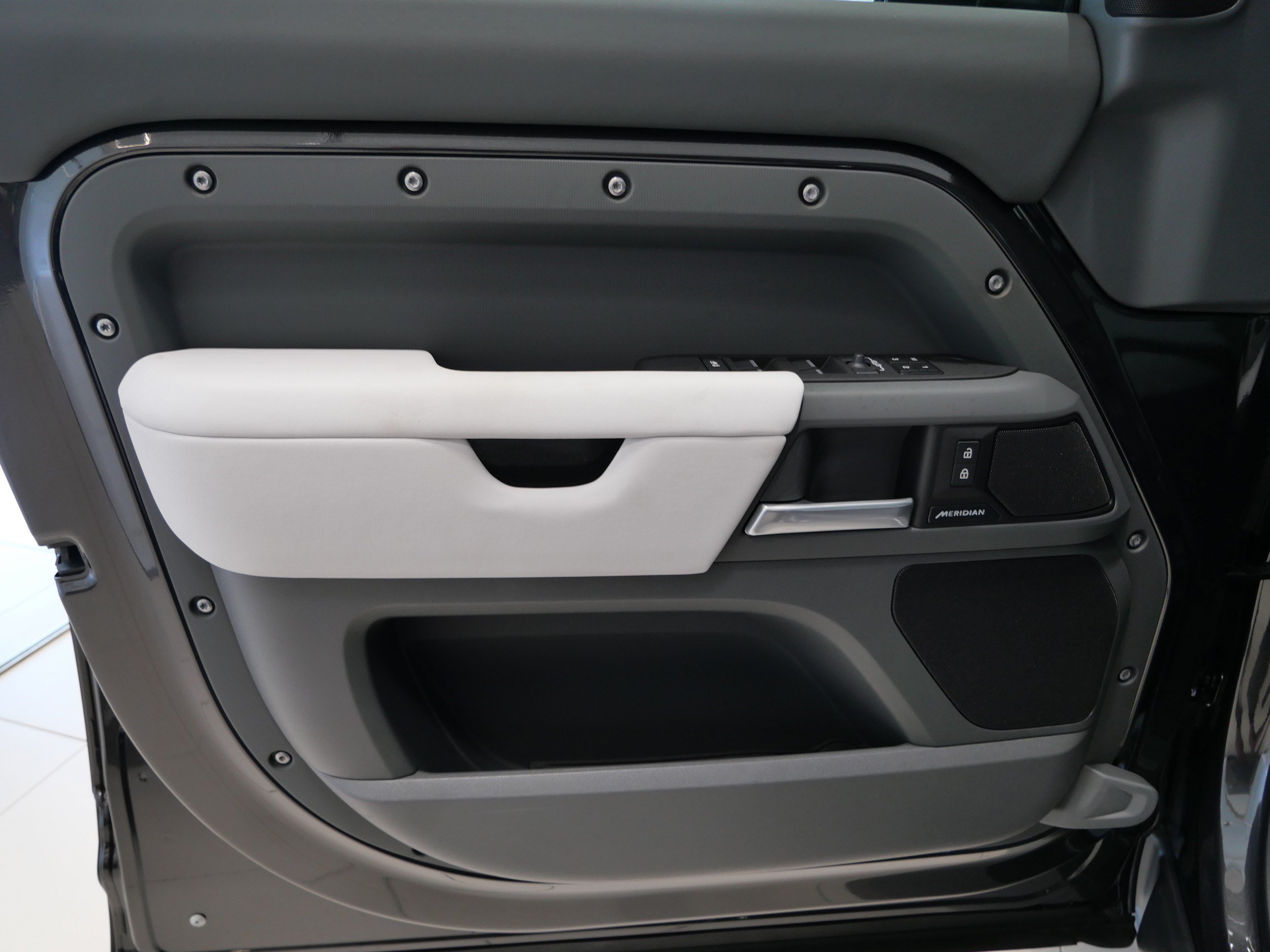 New 2026 Carpathian Grey Land Rover S image 4