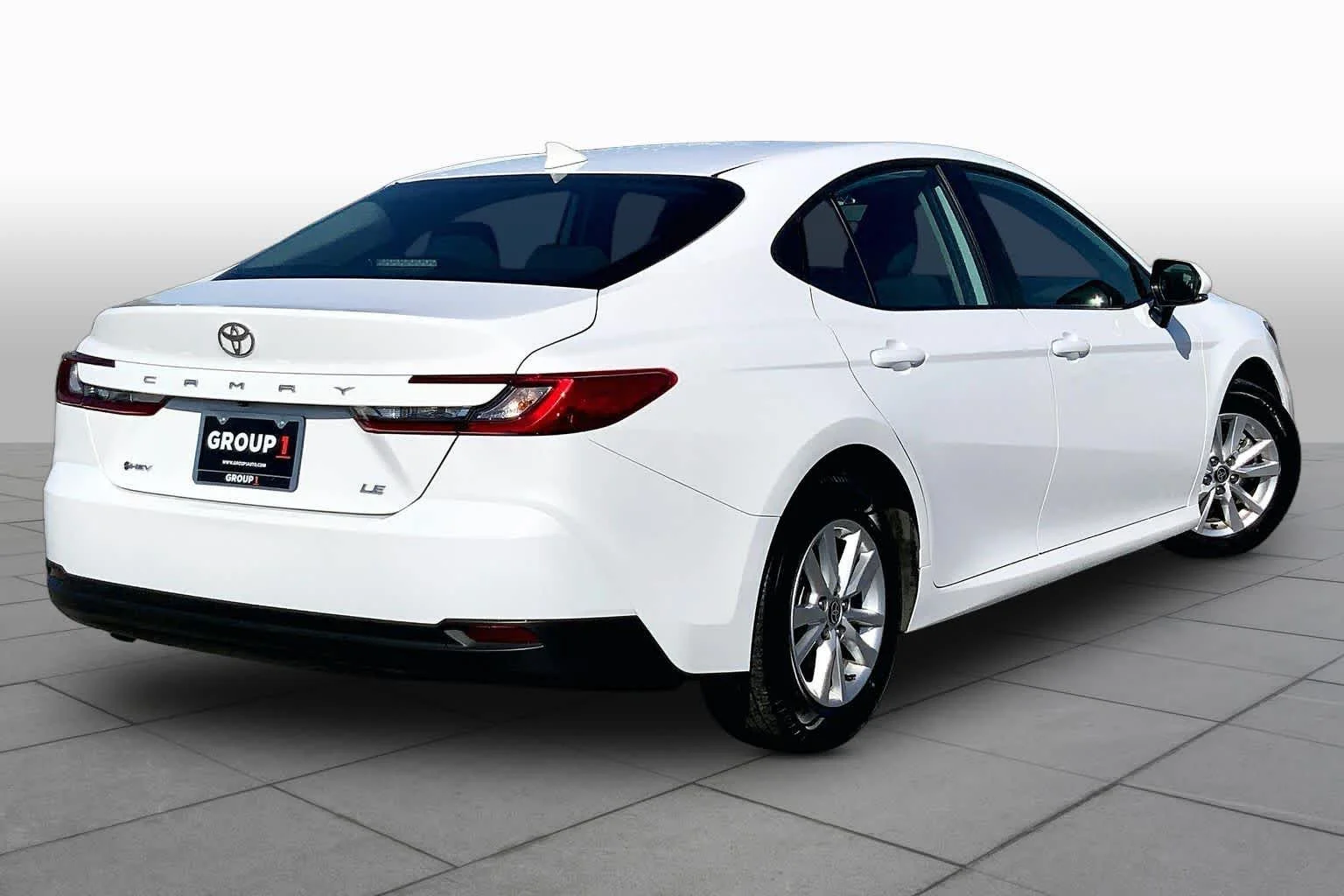 Used 2025 Ice Cap Toyota LE image 13