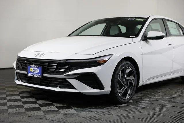 2025 Hyundai Elantra Limited - Photo 57
