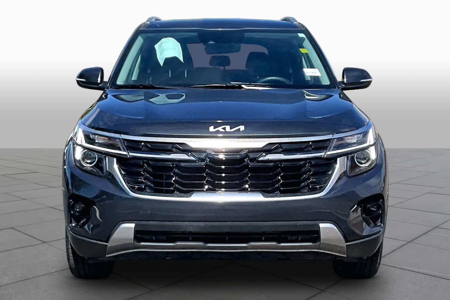 Used 2025 Gravity Gray Kia EX image 4
