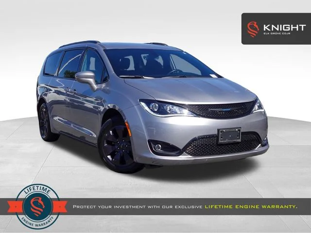2020 Chrysler Pacifica Hybrid Limited's photo
