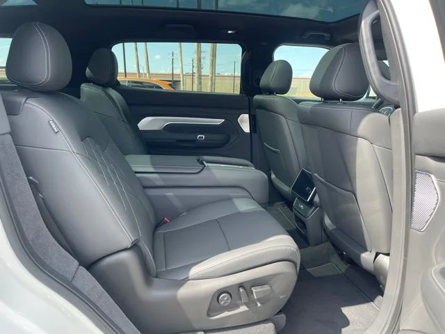 2024 VinFast VF 9 PLUS - Photo 20