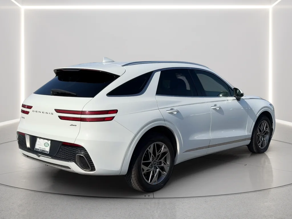 Used 2025 White Genesis 2.5T image 5