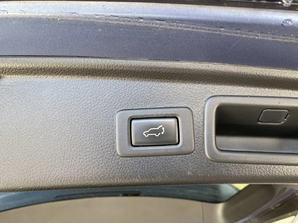 Used 2015 Quartz Blue Subaru 2.5i Limited image 9