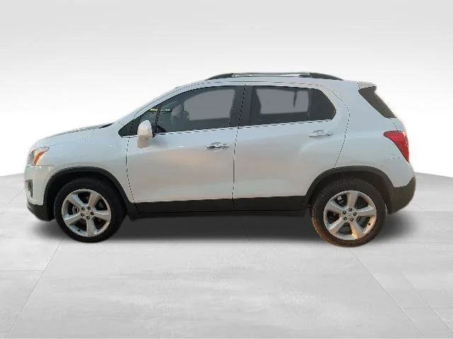 Used 2015 White Chevrolet LTZ image 6
