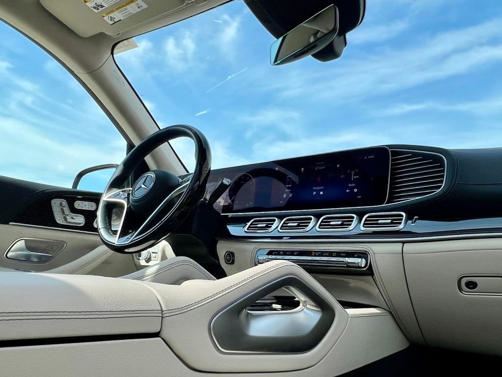 Certified Used 2024 Black Mercedes-Benz GLE 450 image 17