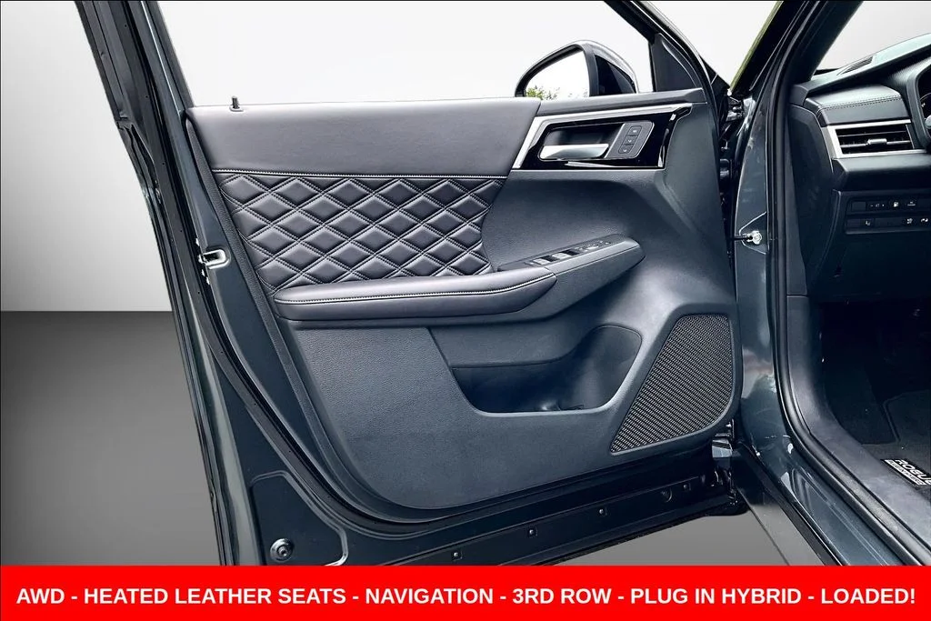 New 2026 Gray Nissan Platinum image 30