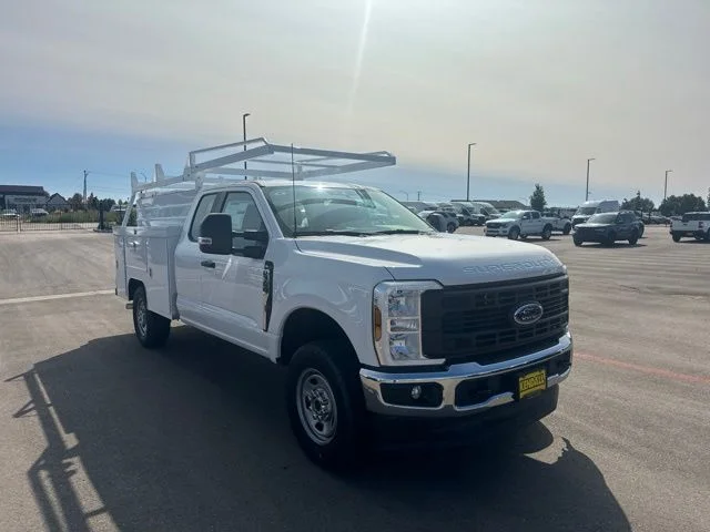 New 2026 Oxford White Ford XL image 3