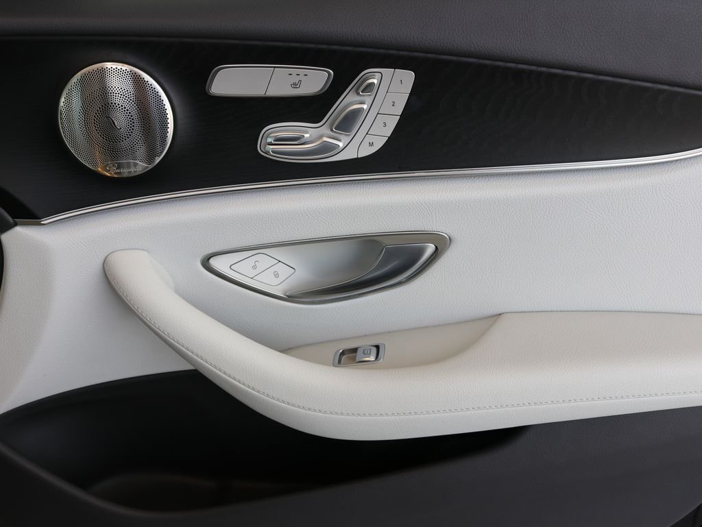 Used 2022  Mercedes-Benz E 450 image 36