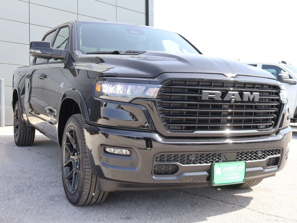 New 2026 Diamond Black Crystal Pearl-Coat Exterior Paint RAM Laramie image 6