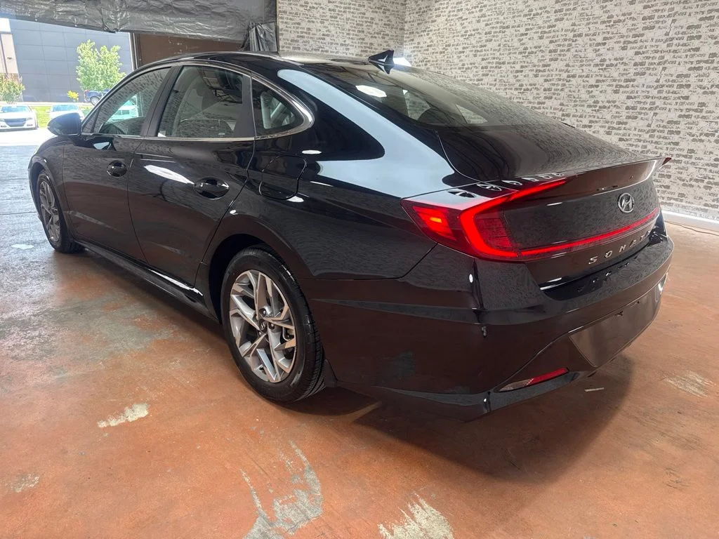Used 2021 Phantom Black Hyundai SEL image 5