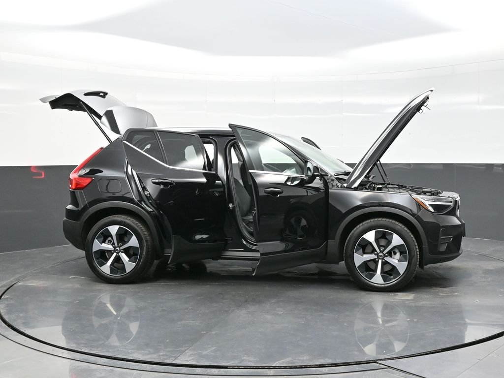2025 Volvo XC40 Core - Photo 35