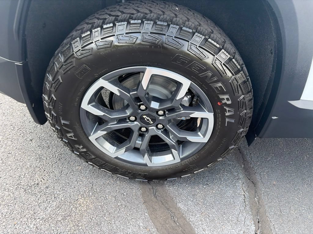 2027 Chevrolet Equinox ACTIV - Photo 11