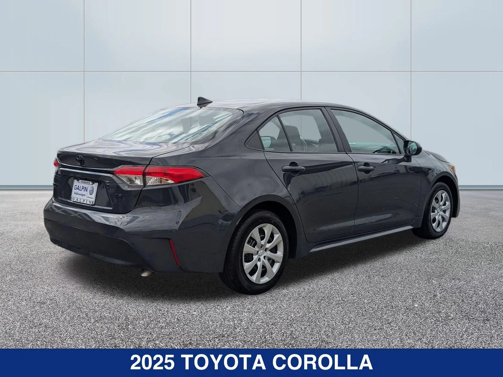 Used 2025  Toyota LE image 5