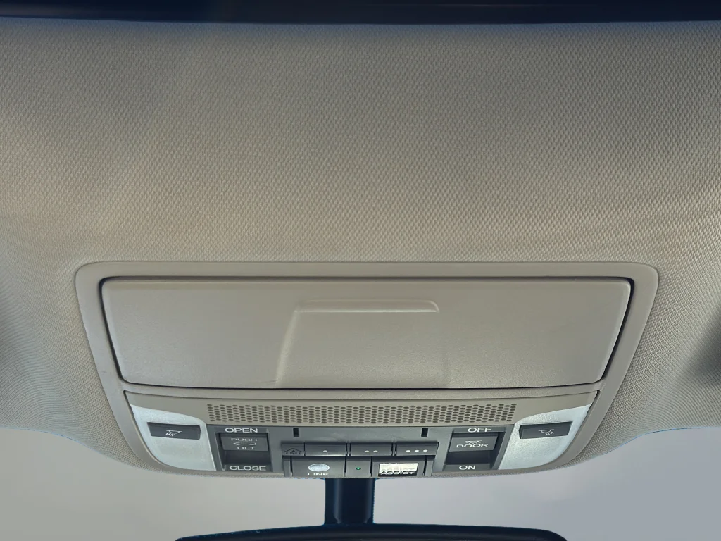 Used 2017  Acura Technology Package image 40