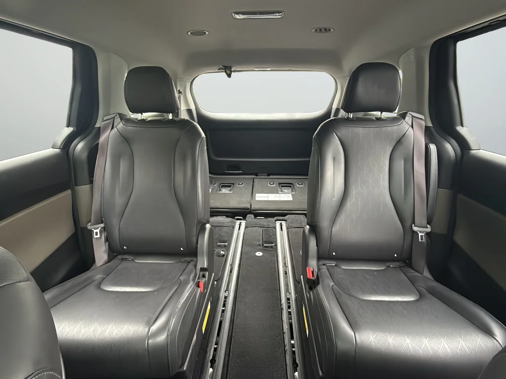 Used 2025 Blue Kia LXS image 46