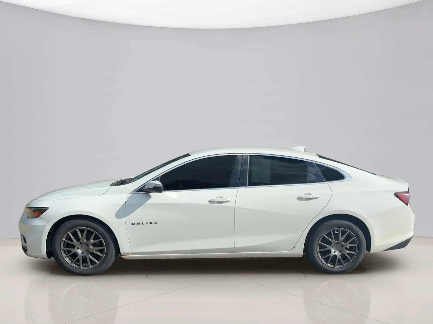Used 2016 White Chevrolet 1LT image 2