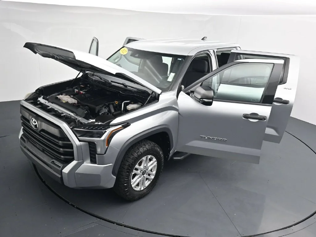 Used 2022 Silver Toyota SR5 image 39