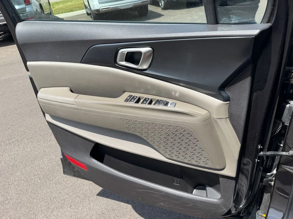 Used 2025 Gray Kia LXS image 22