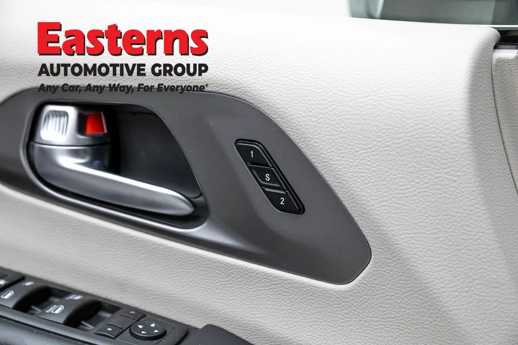 Used 2023 White Chrysler Touring L image 21