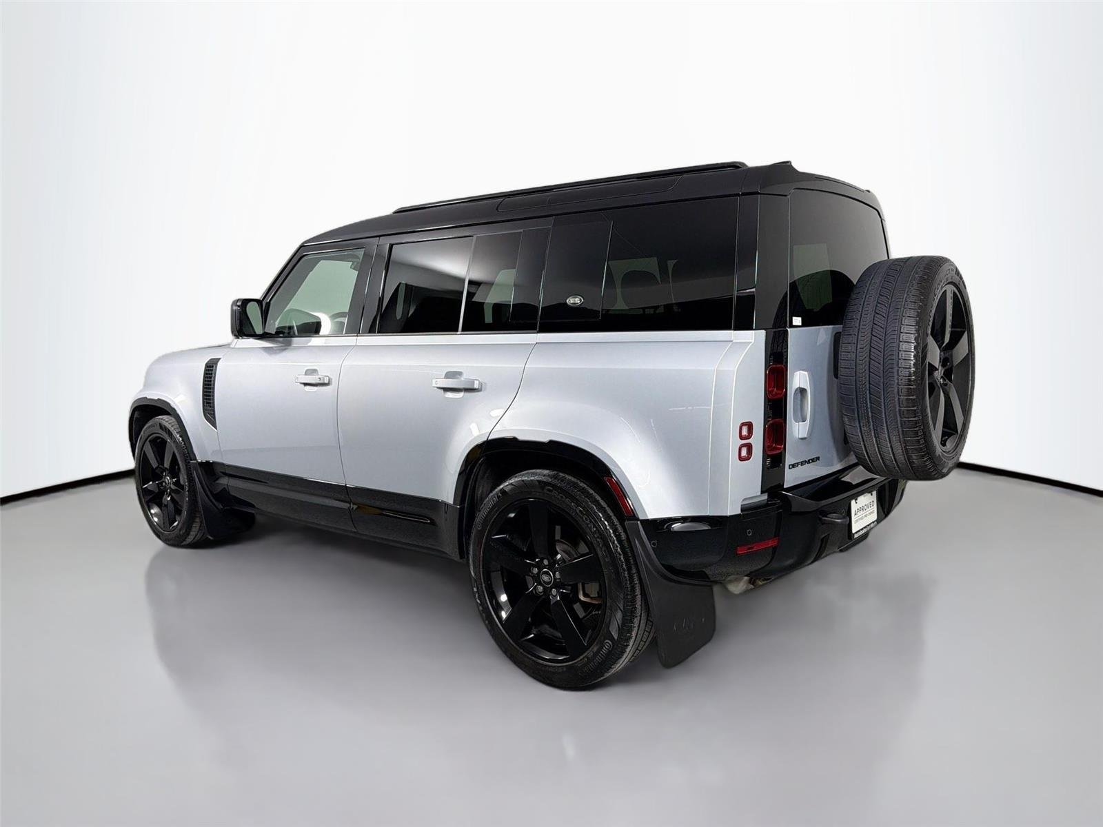 Used 2024 Hakuba Silver Land Rover X-Dynamic SE image 7