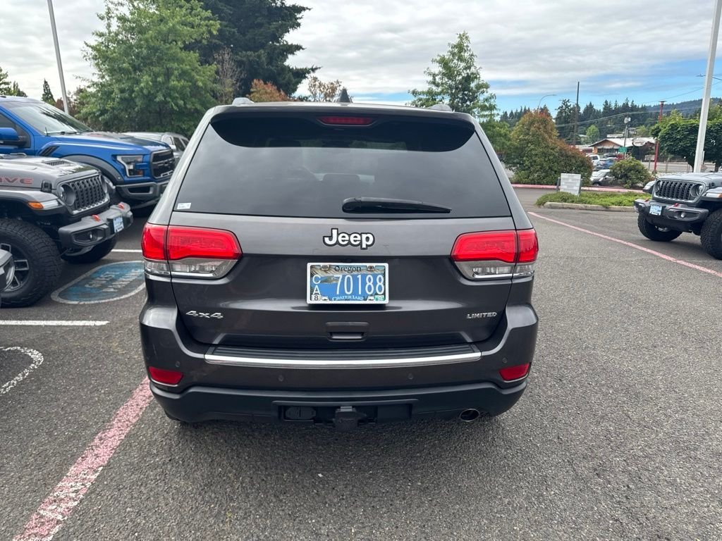 Used 2016 Gray Jeep Limited image 9