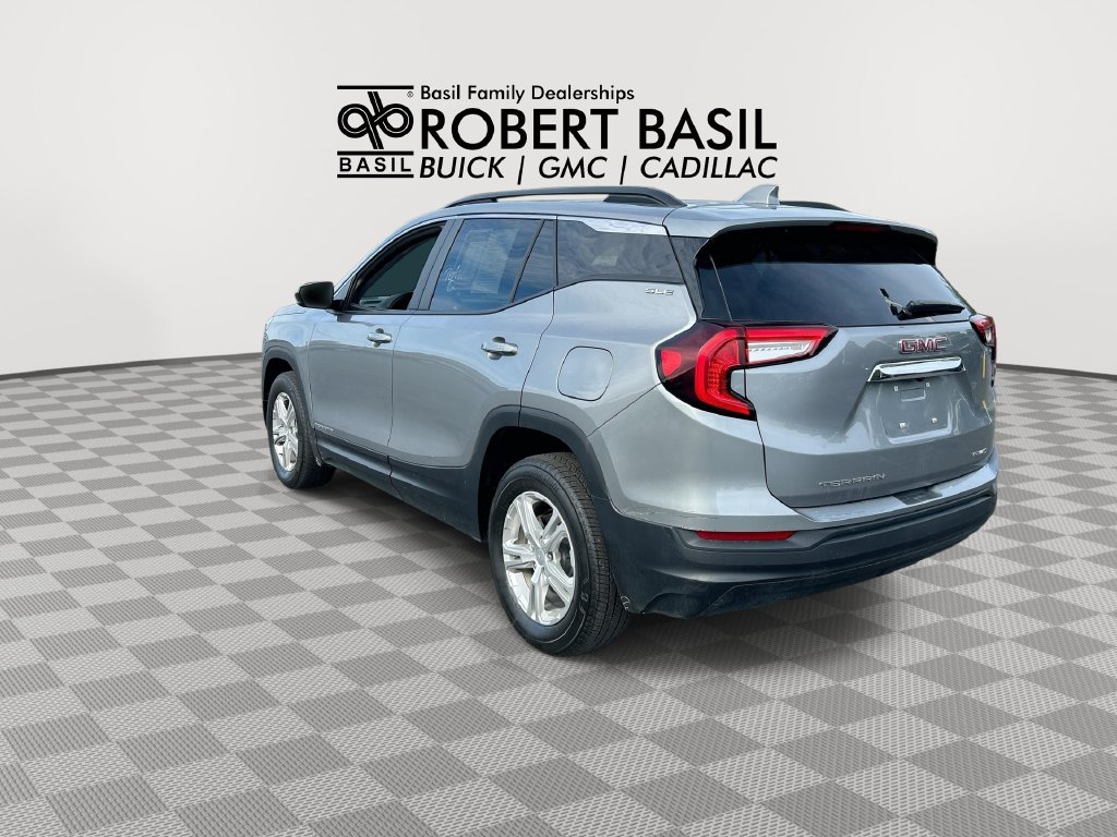 Used 2024 Gray GMC SLE image 6