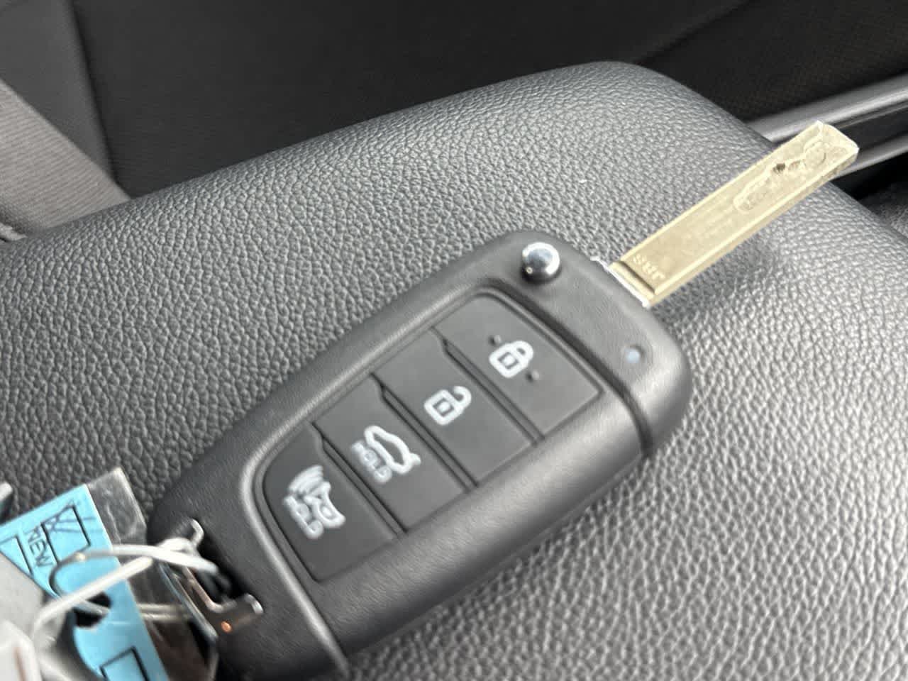 2025 Hyundai Elantra SE - Photo 28