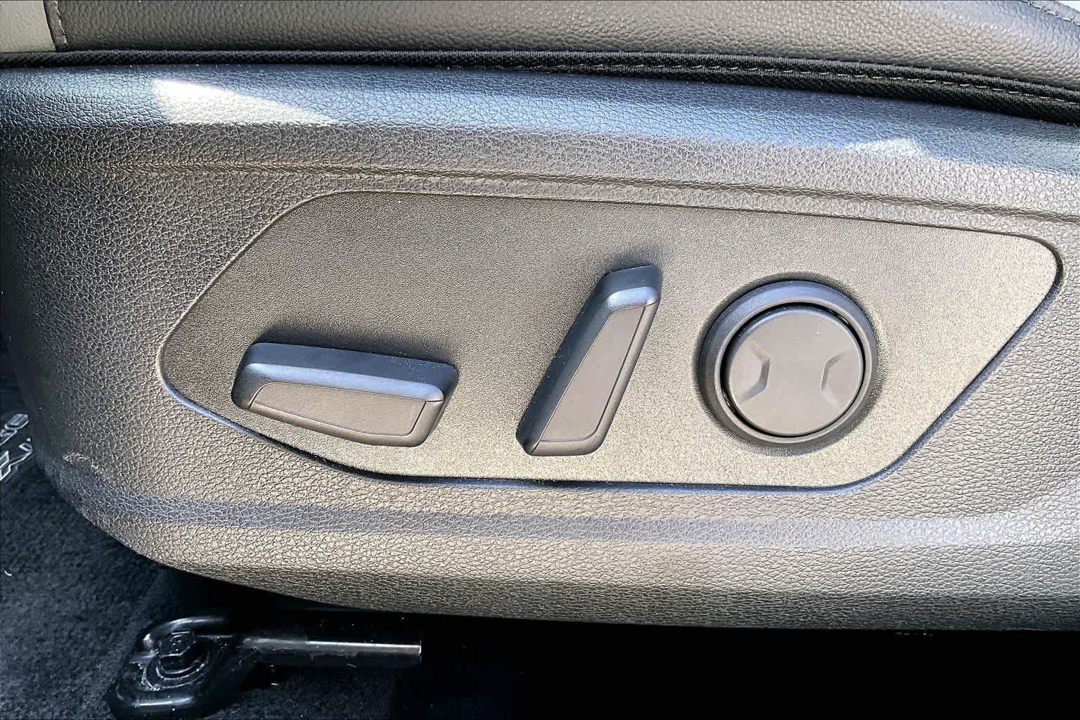 Used 2023 Ebony Black Kia X-Line image 33