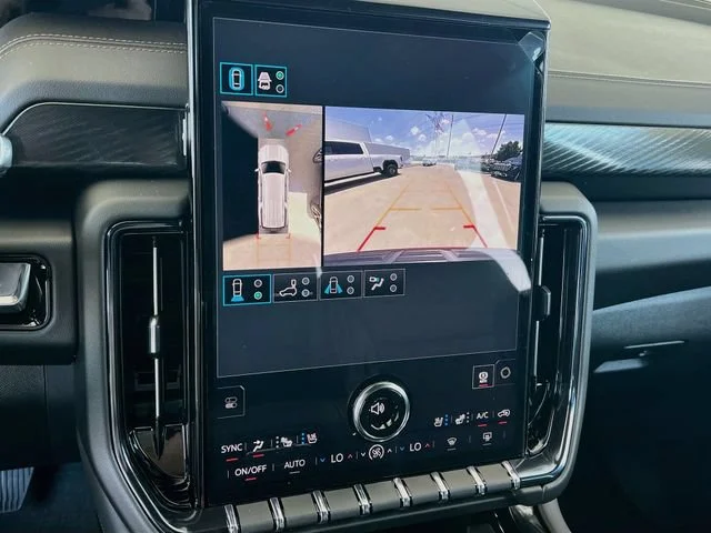 2026 GMC Yukon XL AT4 - Photo 9