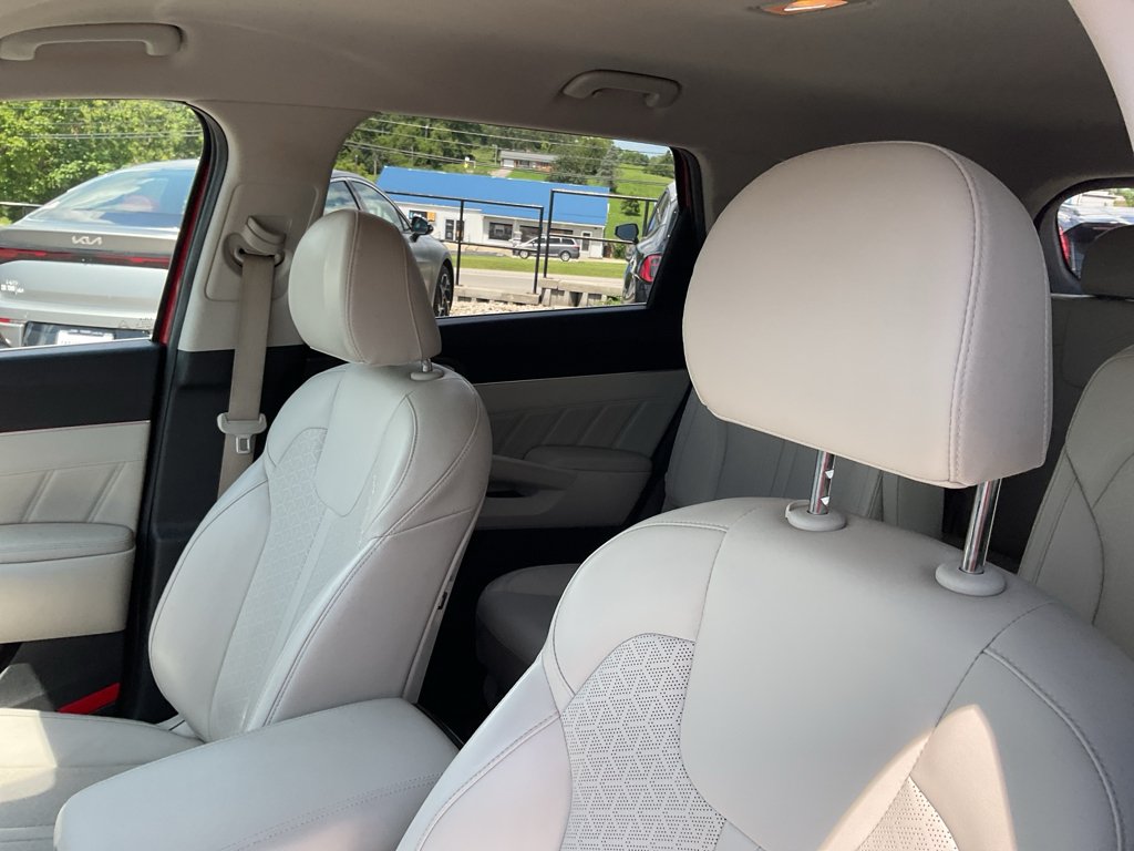 Used 2022 Runway Red Kia SX image 23