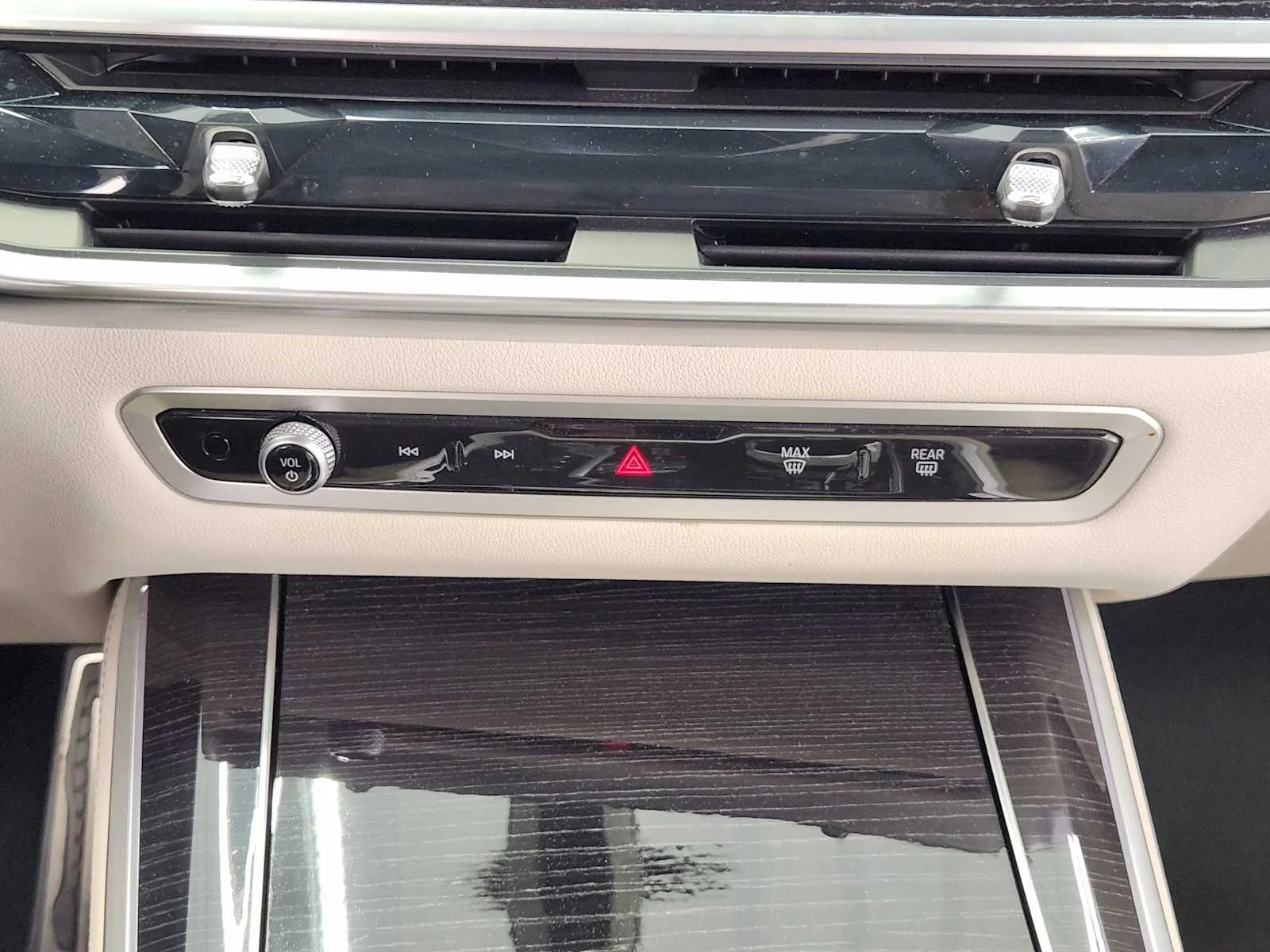 Certified Used 2025 Skyscraper Grey Metallic BMW M60i image 14