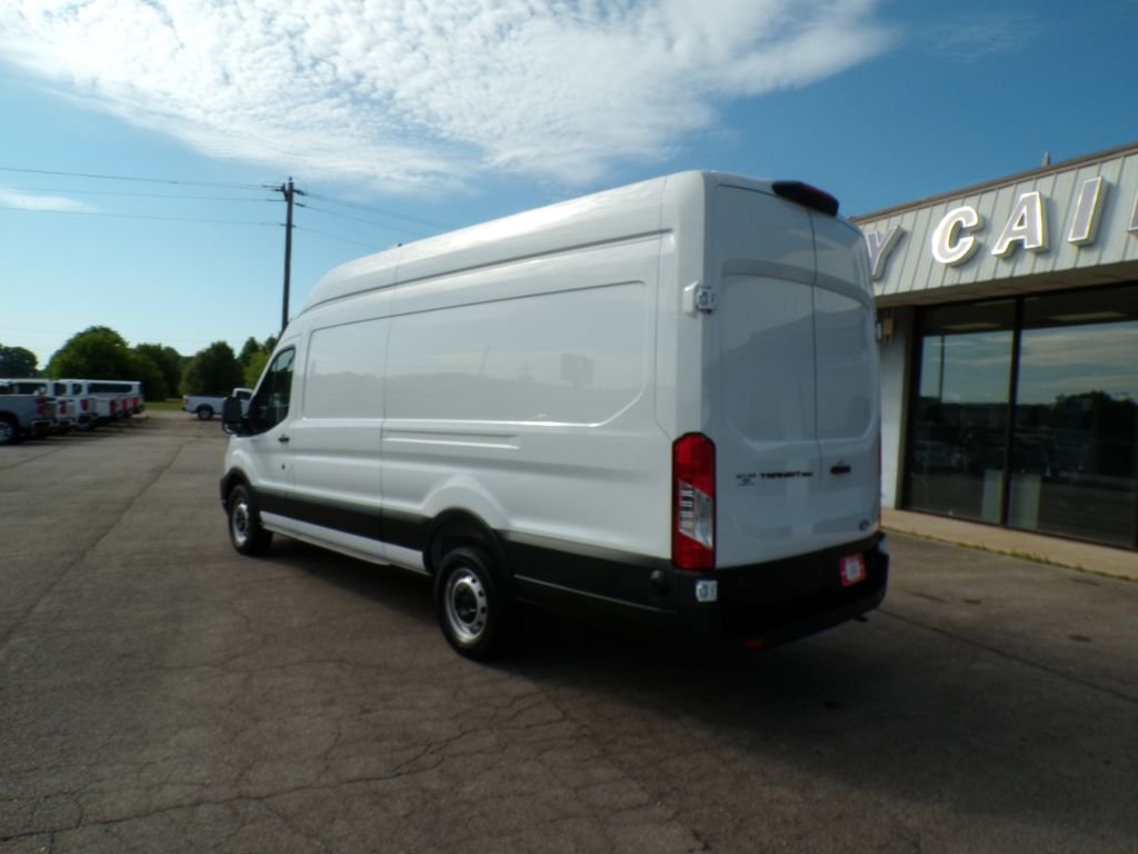 New 2026 Oxford White Ford Cargo Van image 5