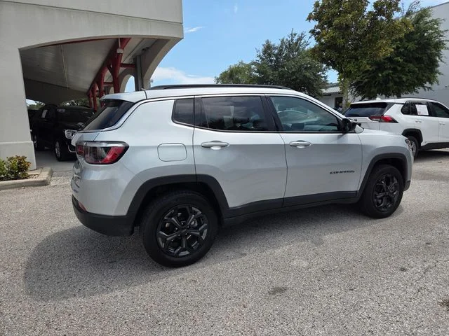 Used 2024 Silver Jeep Latitude image 14