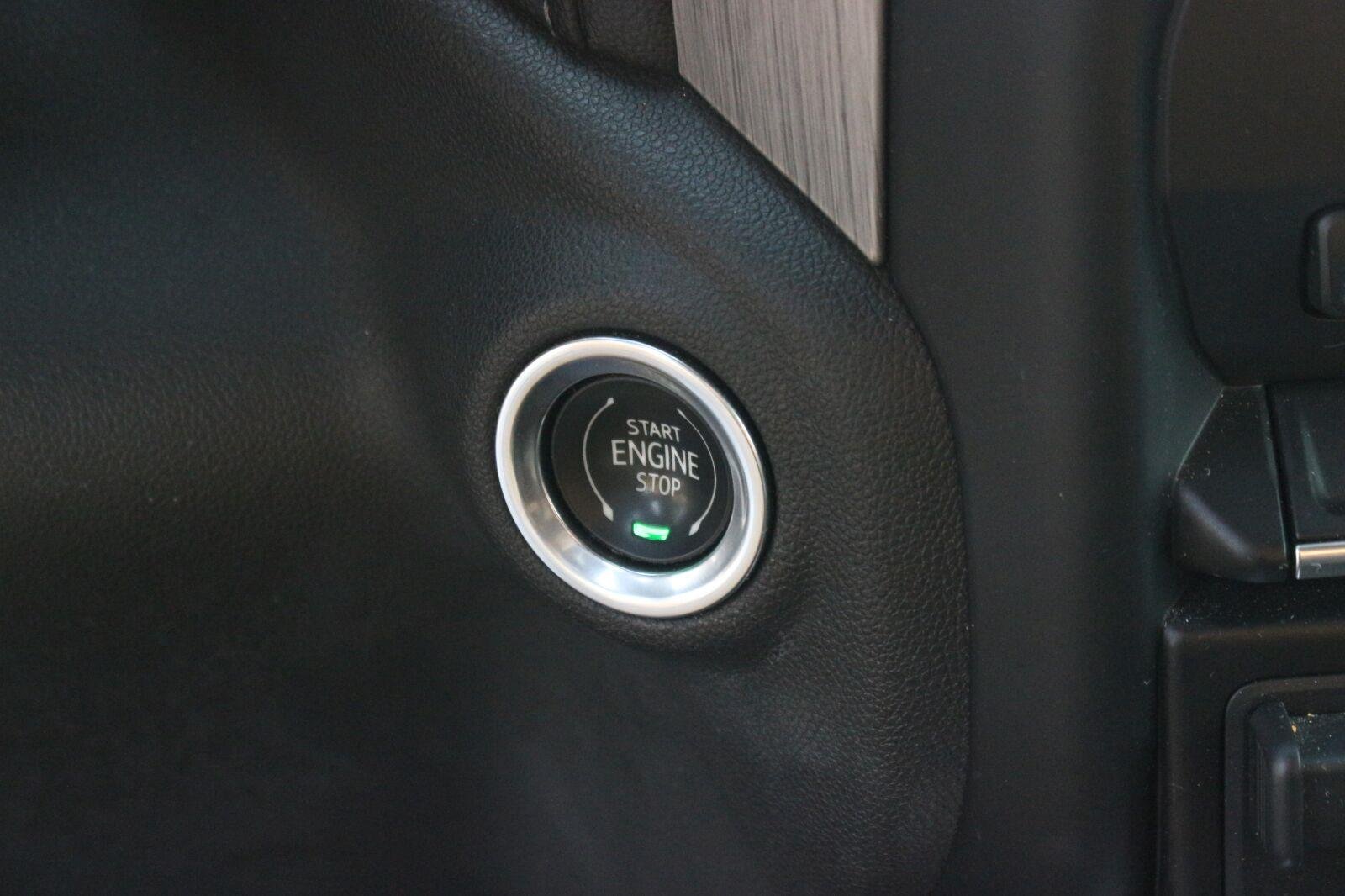 Used 2019 ONYX BLACK GMC Denali image 31