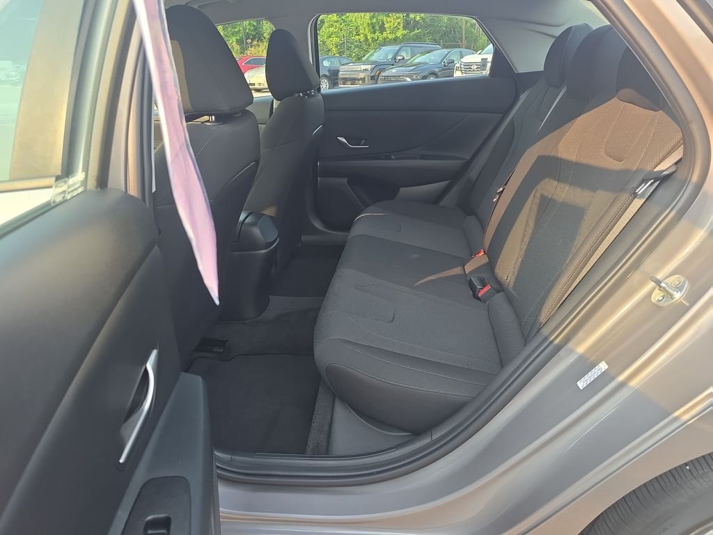 Used 2023 Silver Hyundai SE image 16