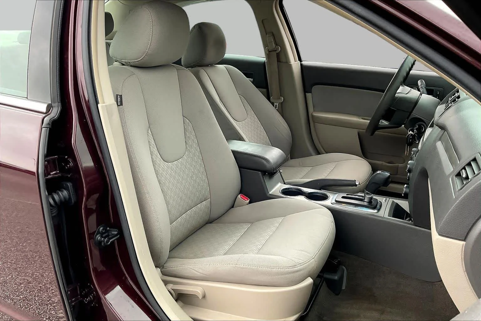 Pre-Owned 2011 Ford Fusion SE