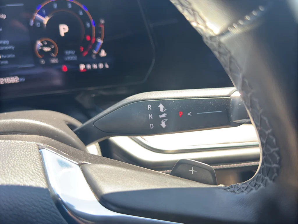 Used 2025 Gray Chevrolet Z71 image 30